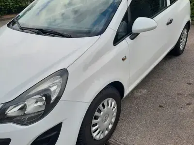 Używany Opel Corsa Selection 69 KM (50 kW) 2014 Biały Hatchback