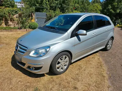 Gebraucht Mercedes B200 140 PS (102 kW) 2009 Silber Van / Kleinbus