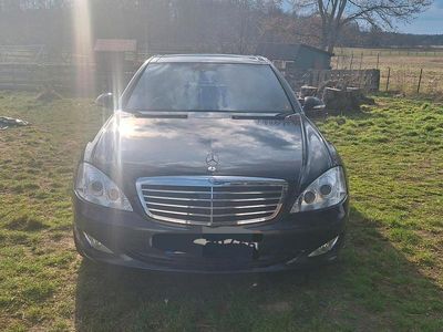 Second-hand Mercedes S500L 386 CP (283 kW) 2006 Negru Berlinǎ