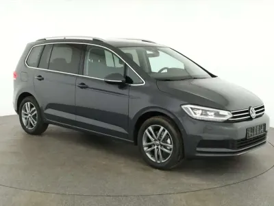 Neu VW Touran Comfortline 150 PS (110 kW) 2026 Delfingrau metallic Van / Kleinbus