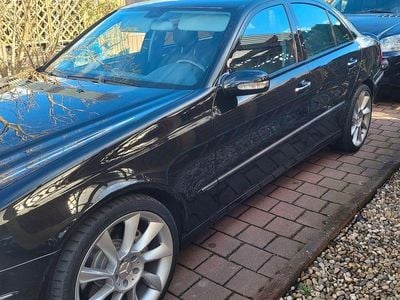 Schwarz Gebraucht 2004 Mercedes E500 Avantgarde Limousine | 14.999 € (Etwas zu teuer)