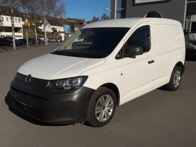 Gebraucht VW Caddy Basis 102 PS (75 kW) 2022 Weiß Van / Kleinbus