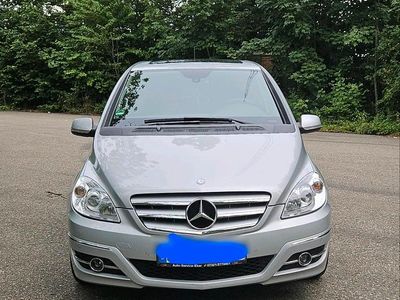 Mercedes B200