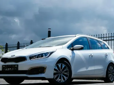 Gebraucht Kia Ceed DREAM-TEAM Edition 136 PS (100 kW) 2016 Weiß Kleinwagen