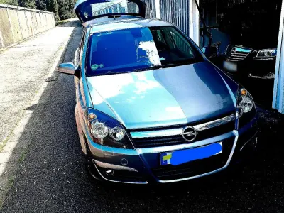 Gebraucht Opel Astra 105 PS (77 kW) 2004 Silber Kleinwagen