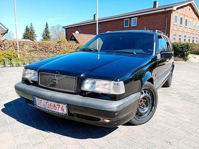 Second-hand Volvo 850 144 CP (105 kW) 1996 Negru Break