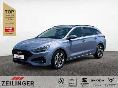 Neu Hyundai i30 150 PS (110 kW) 2026 Cypress green Kombi