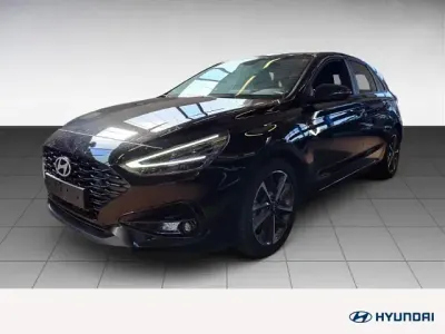 Gebraucht Hyundai i30 Advantage 101 PS (74 kW) 2025 Abyss black / mic Limousine