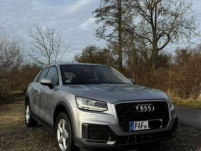 Usata Audi Q2 Basis 116 CV (85 kW) 2017 Grigio SUV