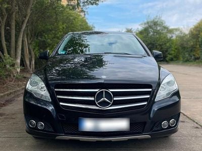 Second-hand Mercedes R300 231 CP (169 kW) 2011 Negru Monovolum