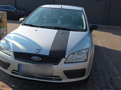 Gebraucht Ford Focus 101 PS (74 kW) 2005 Grau Kombi