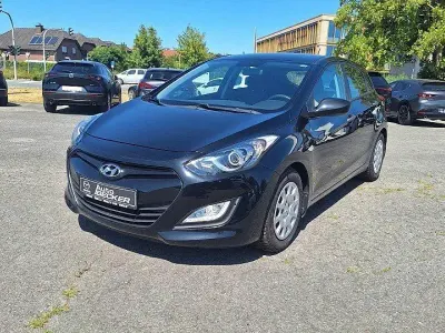 Gebraucht Hyundai i30 Classic 99 PS (72 kW) 2012 Schwarz Limousine