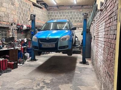 Gebraucht Skoda Roomster 80 PS (58 kW) 2008 Silber Van / Kleinbus