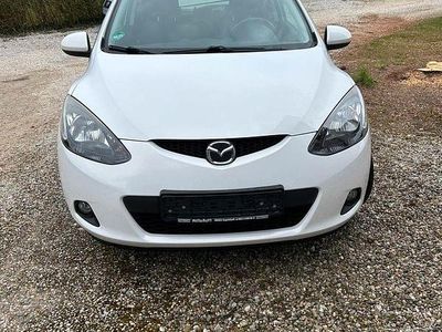 Gebraucht Mazda 2 Inclusive 86 PS (63 kW) 2009 Weiß Kleinwagen
