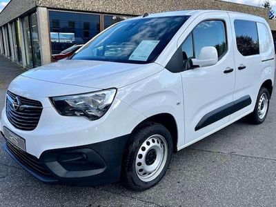Gebraucht Opel Combo Edition 102 PS (75 kW) 2021 Jade weiss/arktis weiss Van / Kleinbus