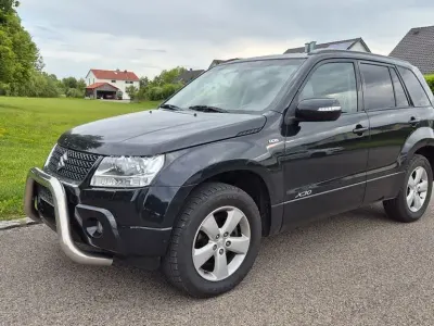 Gebraucht Suzuki Grand Vitara 129 PS (94 kW) 2012 Schwarz SUV