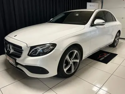 Gebraucht Mercedes E220 194 PS (142 kW) 2016 Weiß Limousine