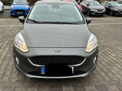 Gebraucht Ford Fiesta Cool & Connect 101 PS (74 kW) 2018 Grau Kleinwagen
