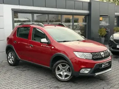 Używany Dacia Sandero Prestige 90 KM (66 kW) 2020 Czerwony Sedan/Limuzyna