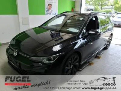 Gebraucht VW Golf VIII R 320 PS (235 kW) 2022 Deep black perleffekt Kombi