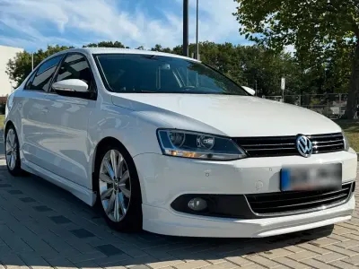 Gebraucht VW Jetta 200 PS (147 kW) 2013 Weiß Limousine