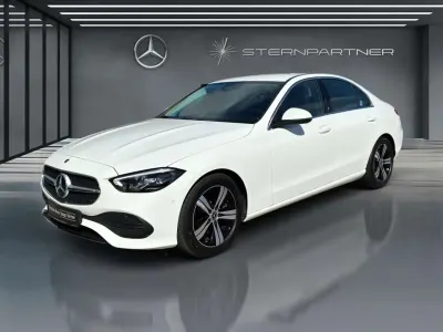 Gebraucht Mercedes C200 Avantgarde 204 PS (150 kW) 2022 Weiß Limousine