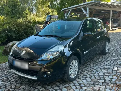 Gebraucht Renault Clio 101 PS (74 kW) 2010 Schwarz Kleinwagen