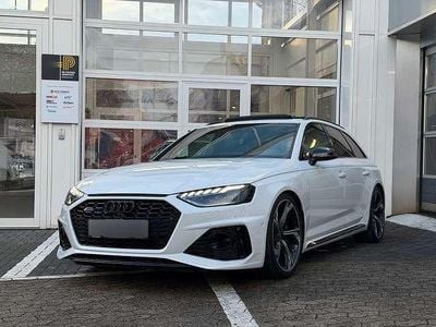 Weiß metallic Gebraucht 2023 Audi RS4 Comfort | 69.530 €