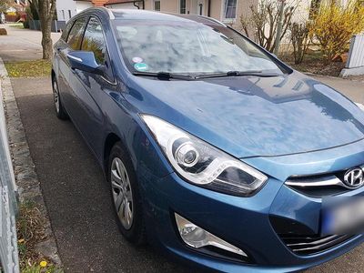 Usata Hyundai i40 135 CV (99 kW) 2012 Blu Station wagon