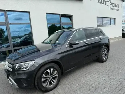 Gebraucht Mercedes GLC200 163 PS (119 kW) 2022 Grau SUV