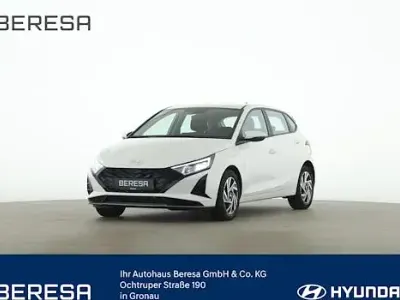 Neu Hyundai i20 Trend 100 PS (73 kW) 2025 Weiß Limousine