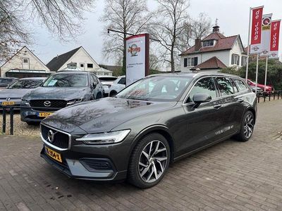 Gebraucht Volvo V60 Momentum 250 PS (183 kW) 2019 Grau Kombi