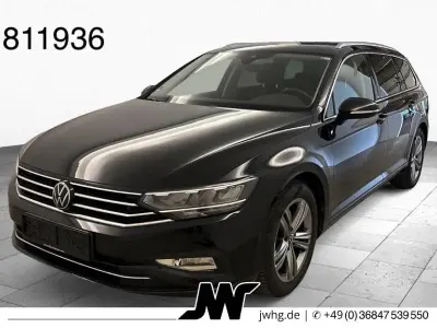 Gebraucht VW Passat 150 PS (110 kW) 2022 Deep black perleffekt Kombi