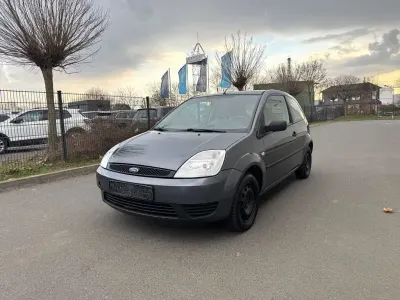 Używany Ford Fiesta Ambiente 60 KM (44 kW) 2004 Szary Hatchback