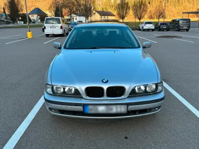 Gebraucht BMW 523 170 PS (125 kW) 1999 Silber Limousine