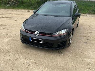 Gebraucht VW Golf VII GTI 220 PS (161 kW) 2016 Schwarz Limousine
