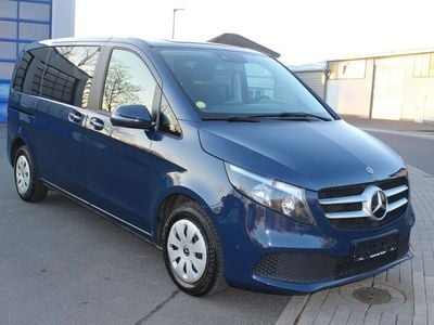 Mercedes V220