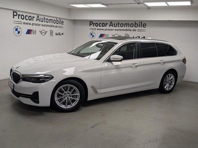 Gebraucht BMW 520 Sport Line 190 PS (139 kW) 2023 Weiß Kombi