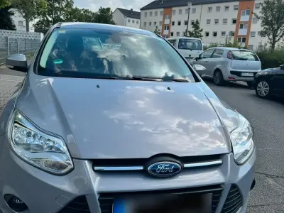 Gebraucht Ford Focus 125 PS (91 kW) 2014 Grau Kleinwagen