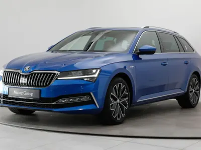Gebraucht Skoda Superb LAURIN & KLEMENT 280 PS (205 kW) 2023 Raceblau metallic Kombi