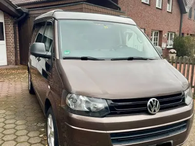 Gebraucht VW Multivan 102 PS (75 kW) 2013 Braun Van / Kleinbus