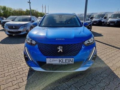 Second-hand Peugeot e-2008 Allure 100 kW (136 CP) 2021 Albastru SUV