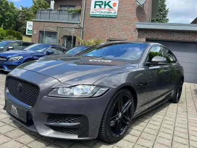 Gebraucht Jaguar XF R-Sport 163 PS (119 kW) 2017 Waitomo grey Limousine