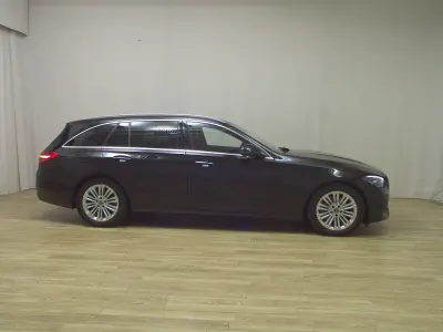 Gebraucht Mercedes C200 Avantgarde 163 PS (119 kW) 2023 Schwarz Limousine