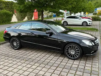Gebraucht Mercedes E350 292 PS (214 kW) 2009 Schwarz Coupé
