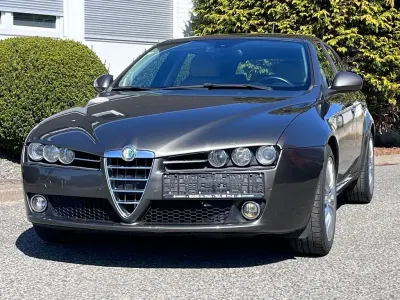 Gebraucht Alfa Romeo 159 200 PS (147 kW) 2010 Grau Limousine