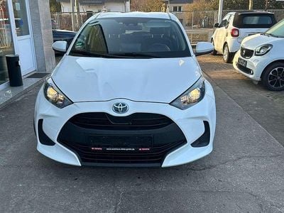 Gebraucht Toyota Yaris Hybrid 92 PS (67 kW) 2020 Weiß Limousine