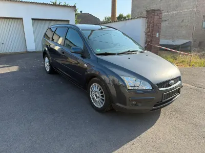 Gebraucht Ford Focus 116 PS (85 kW) 2007 Grau Kombi