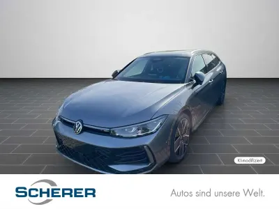 Gebraucht VW Passat R-line 193 PS (141 kW) 2026 Grau Kombi