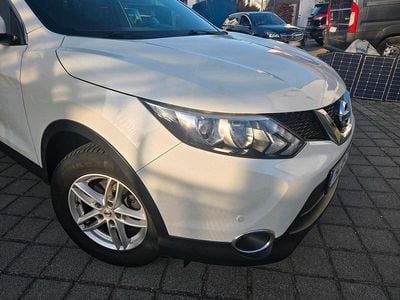 Gebraucht Nissan Qashqai N-Vision 163 PS (119 kW) 2016 Weiß SUV